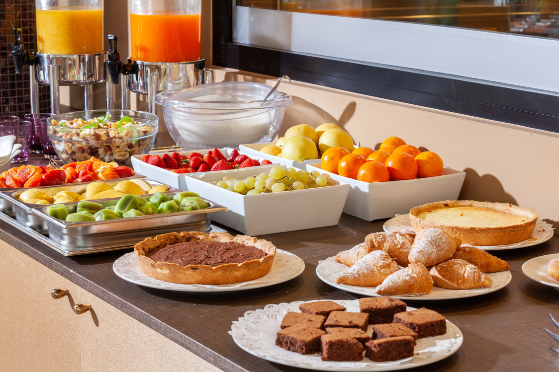 Hotel Continetal Breakfast Buffet